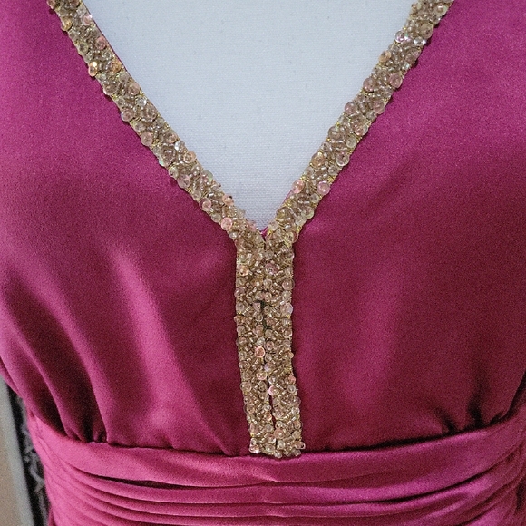 NWOT Donna Morgan Burgundy Midi Dress With Crystal Beads And Seqiuin Details - Picture 3 of 6